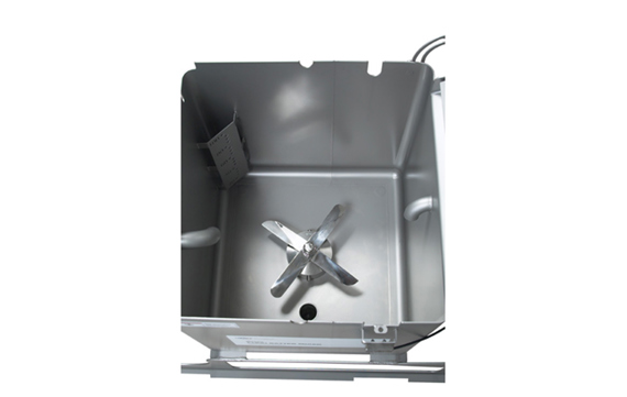 SUV-BM-TANK-INTERIOR-3