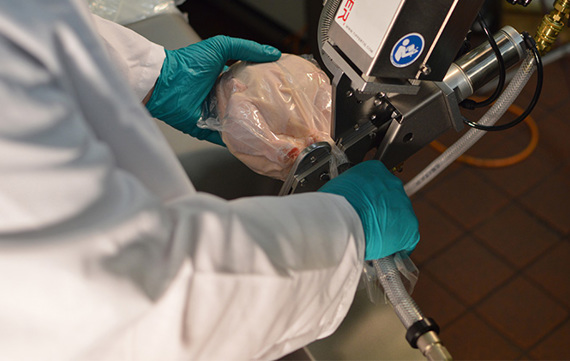 apply-vacuum-clip-chicken-bag
